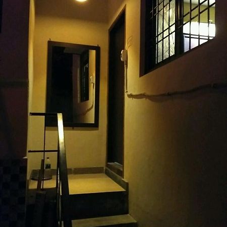 Отель Metro House Нью-Дели Экстерьер фото