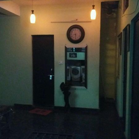 Отель Metro House Нью-Дели Экстерьер фото
